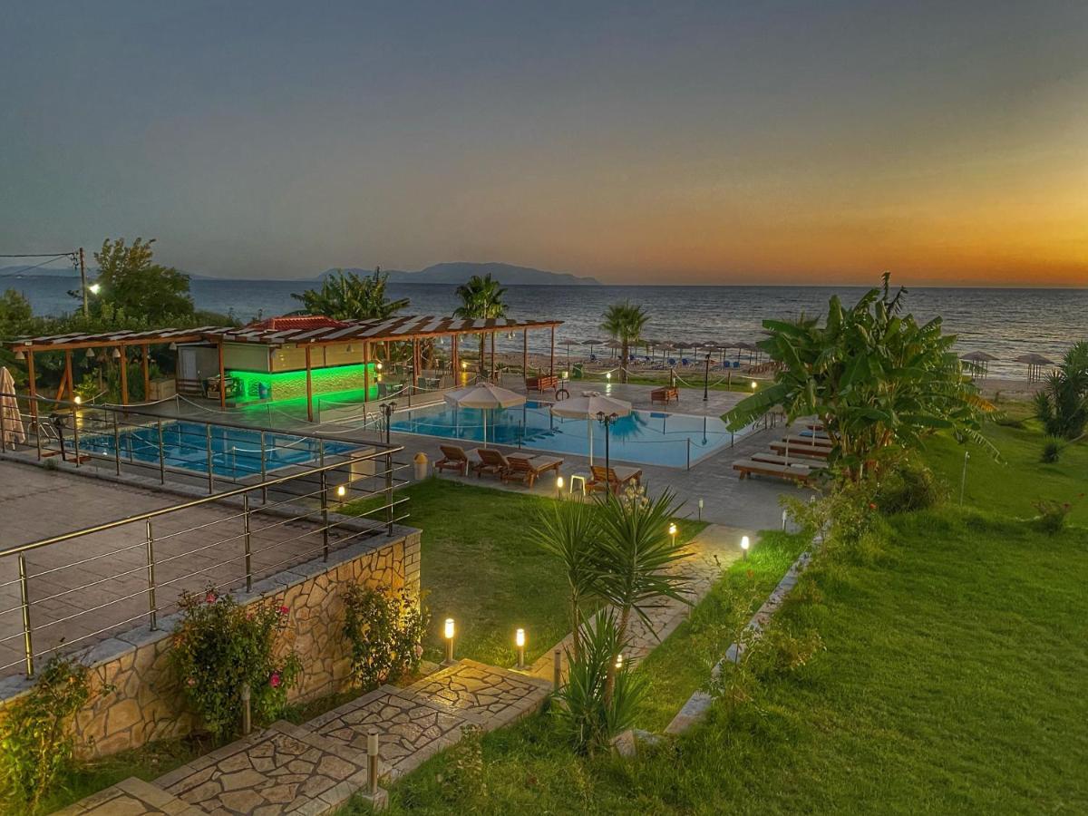 Ocean Hotel Resort Кастросікія Екстер'єр фото