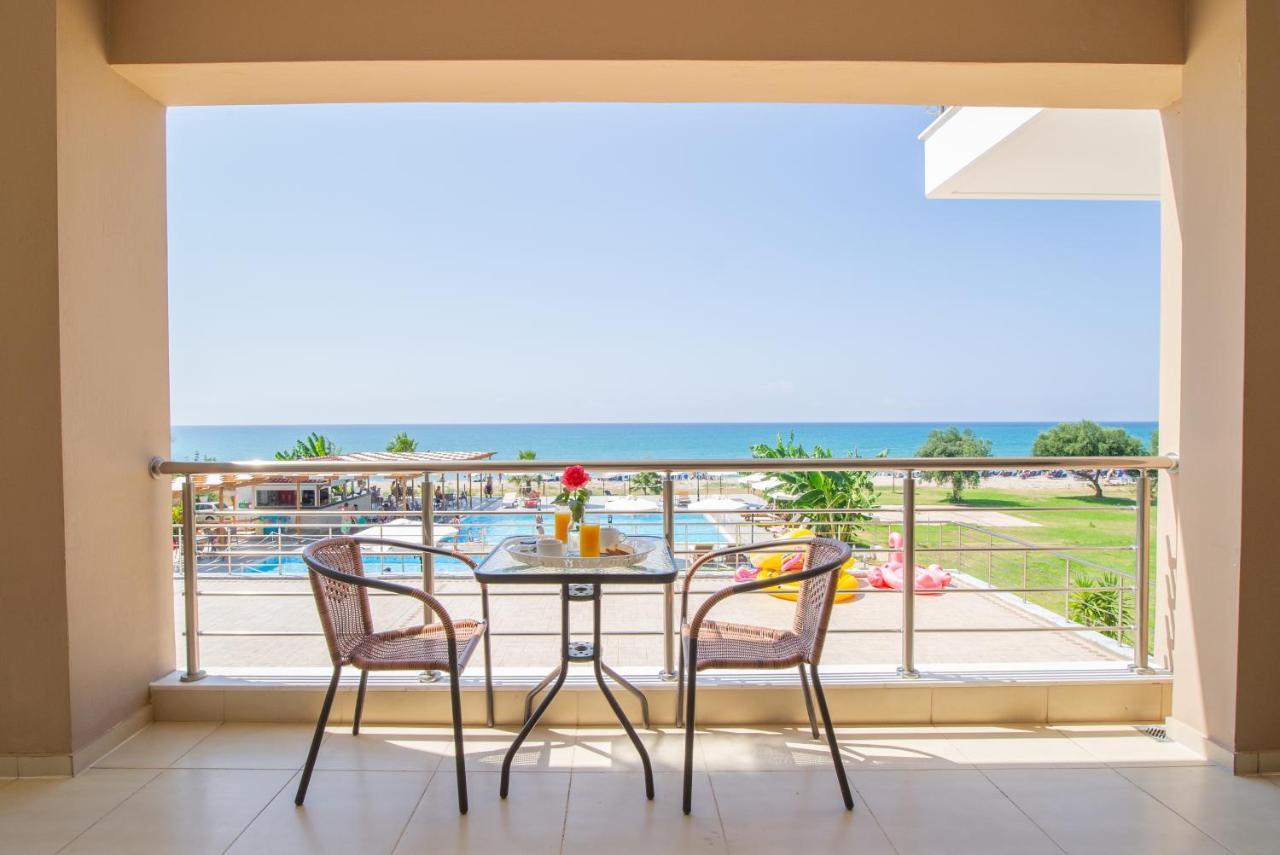 Ocean Hotel Resort Кастросікія Екстер'єр фото