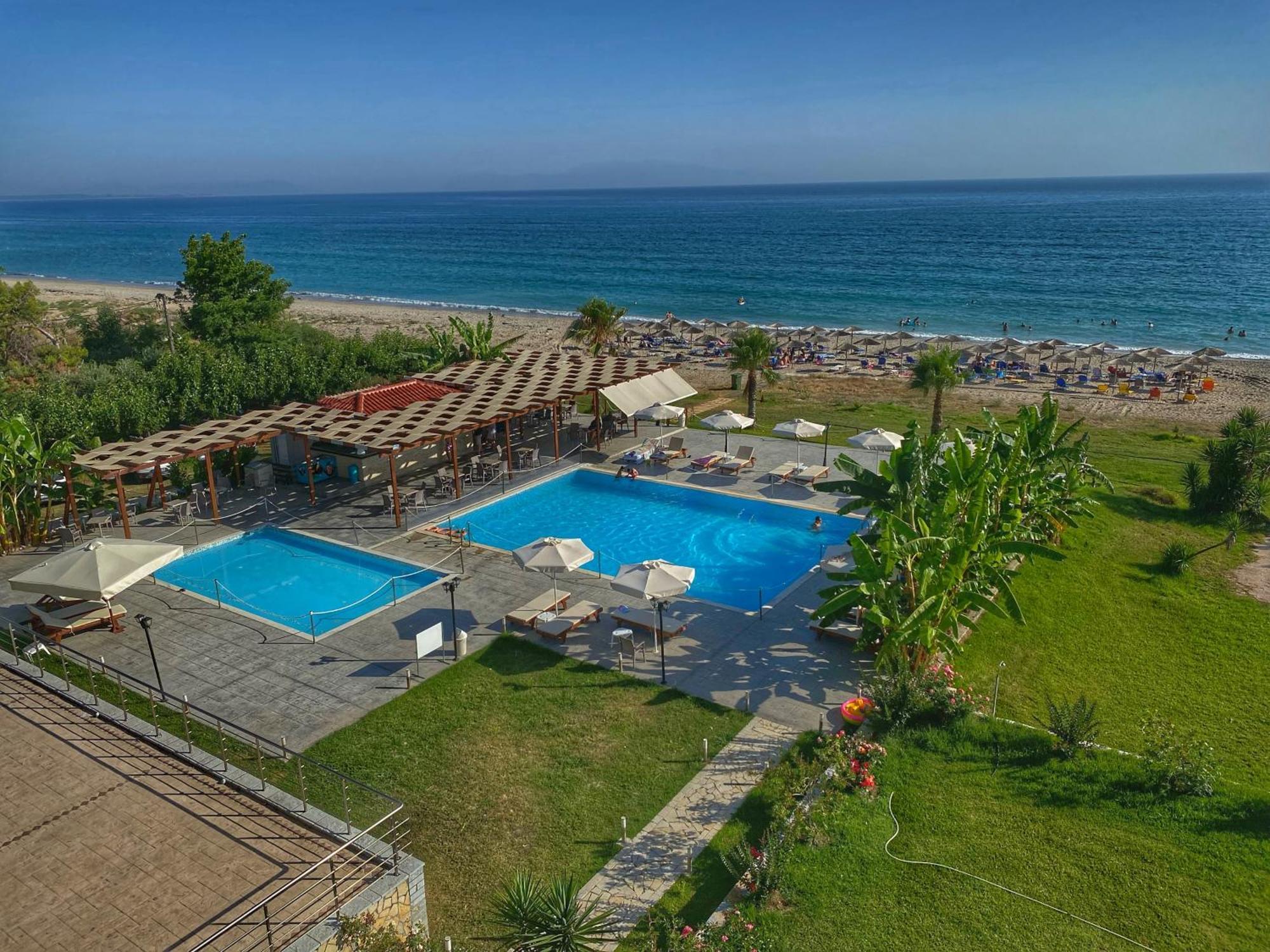 Ocean Hotel Resort Кастросікія Екстер'єр фото